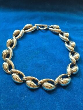 Silver tone chocker necklace